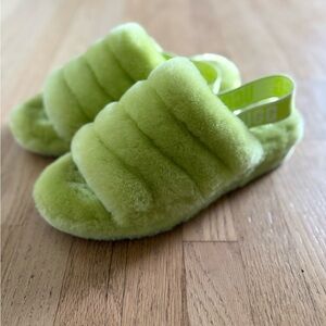 UGG women’sFluff Yeah Slide - Neon Green